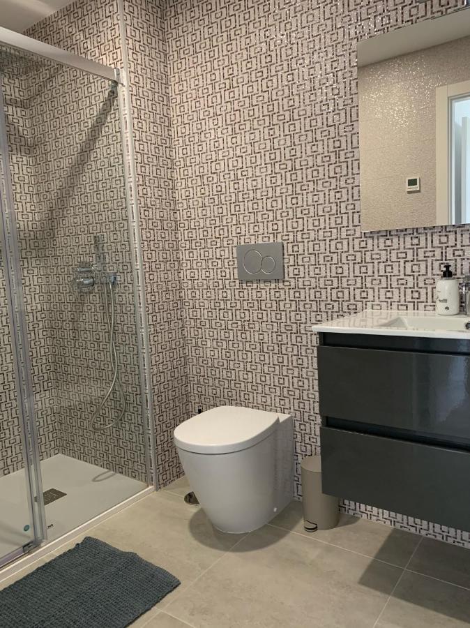 Apartamento Amalia Delux En Торевьиа Экстерьер фото